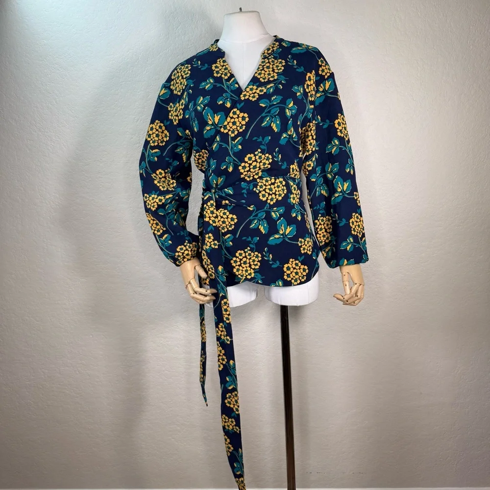 J. Crew Floral Hydrangea Drapey Crepe Wrap Blouse Shirt Size Medium EUC